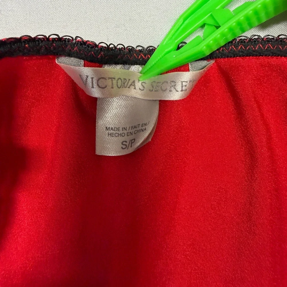 ❤️ Victoria's‎ Secret Red Satin Cami — Black Lace Trim Small Lingerie Top 🖤